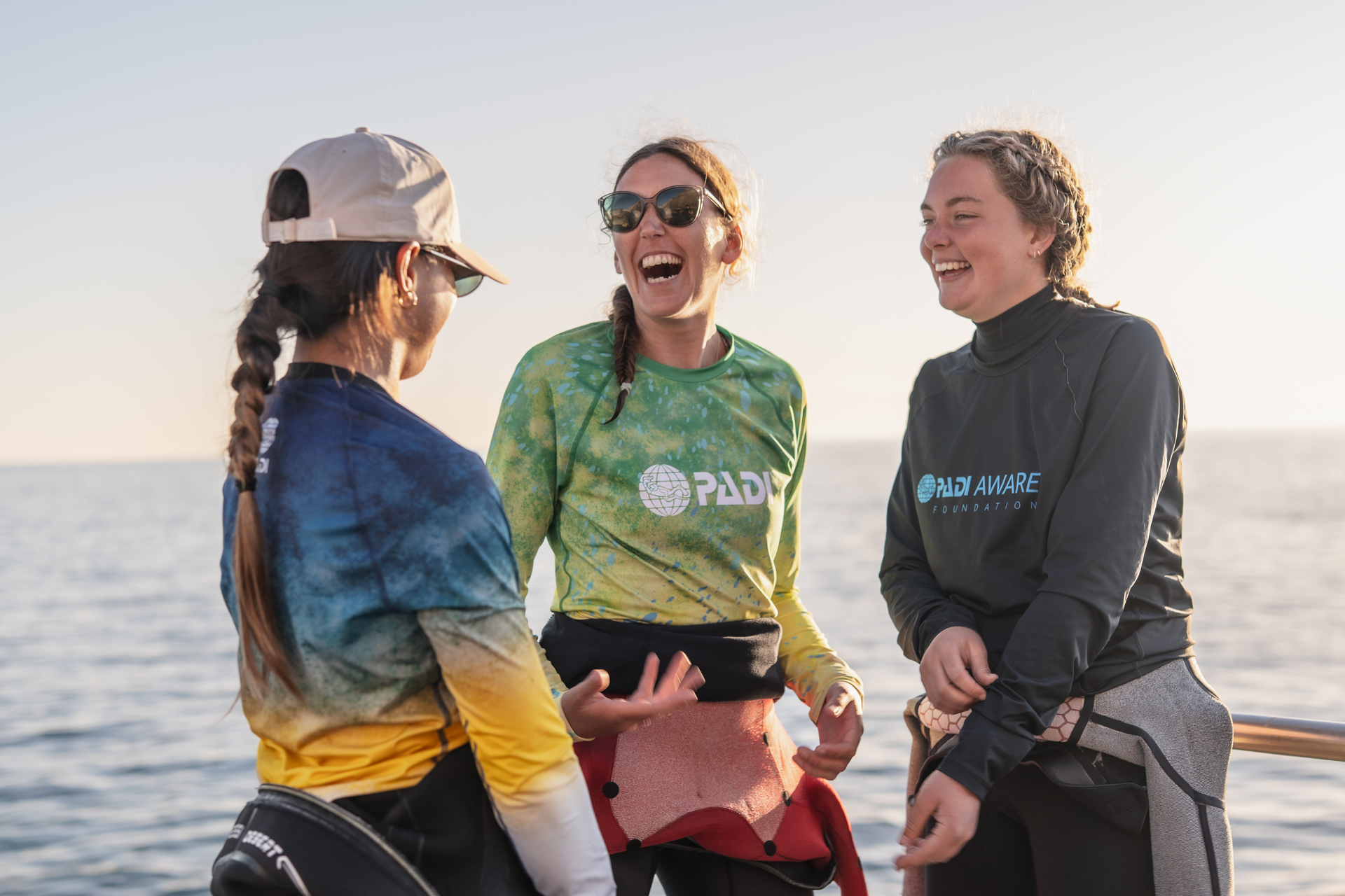 Rescue Diver-cursisten tijdens praktijkgerichte briefing bij Dive Pro Group