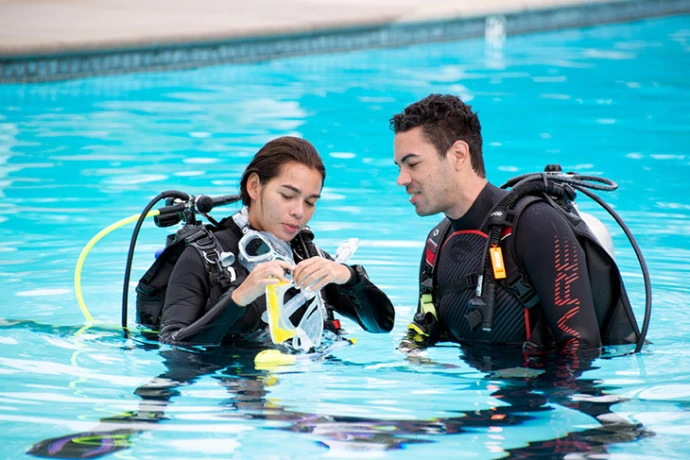Team van Dive Professionals tijdens een duikactiviteit