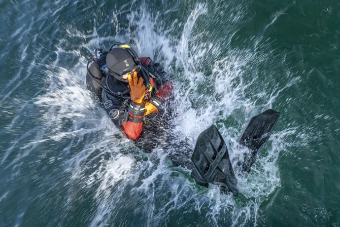 Instructor bouwt specialty-ervaring op tijdens professionele duiktraining