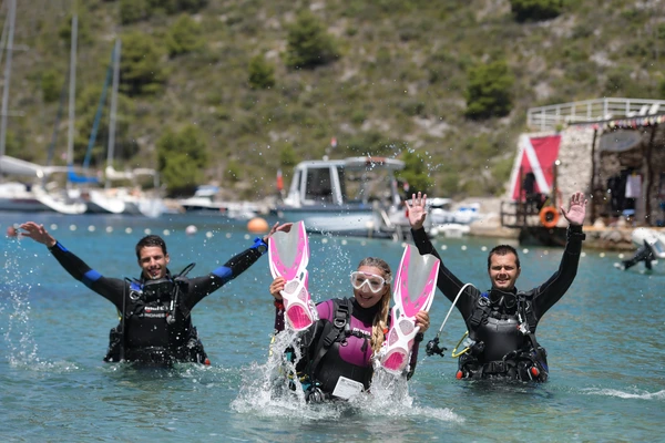 duikclub temse in het water