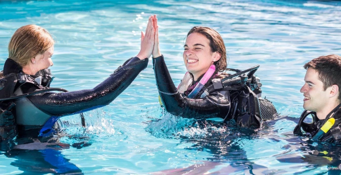 meer dan een klassieke duikschool